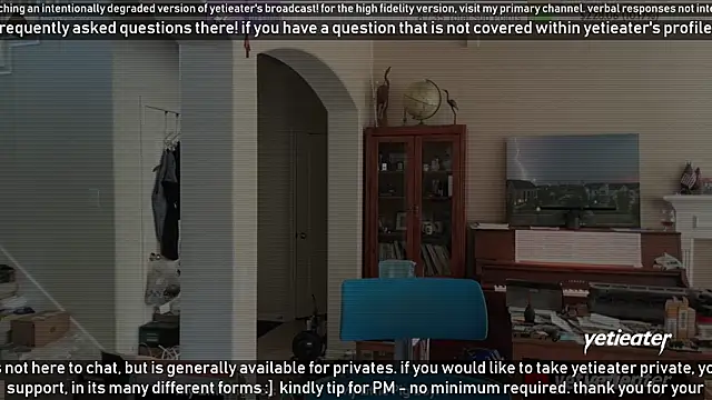 Snapshot of yetieater chatting on December 11, 2024, 9:01 pm yetieater online show from December 11, 2024, 9:01 pm