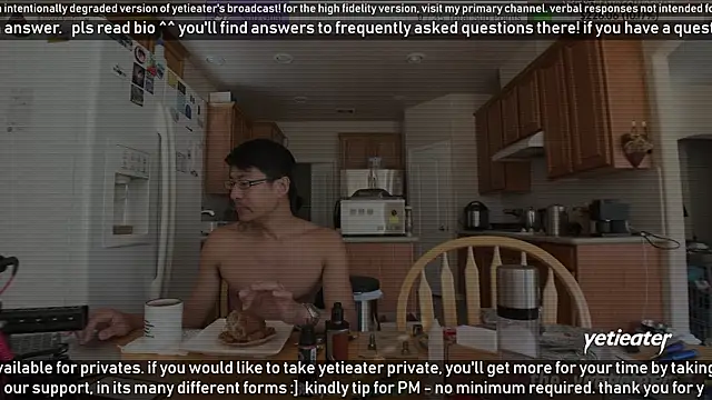 Snapshot of yetieater chatting on December 18, 2024, 7:52 pm yetieater online show from December 18, 2024, 7:52 pm