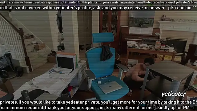 Snapshot of yetieater chatting on December 21, 2024, 9:15 pm yetieater online show from December 21, 2024, 9:15 pm