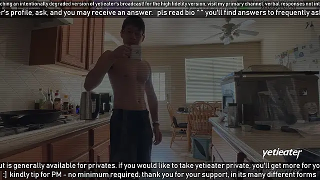 Snapshot of yetieater chatting on December 23, 2024, 6:37 pm yetieater online show from December 23, 2024, 6:37 pm