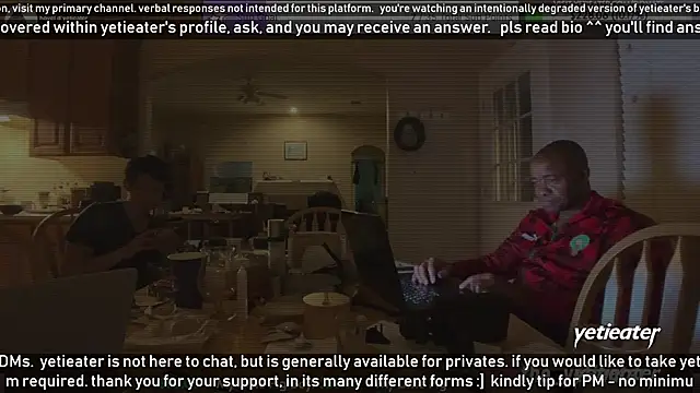 Snapshot of yetieater chatting on December 30, 2024, 7:04 am yetieater online show from December 30, 2024, 7:04 am