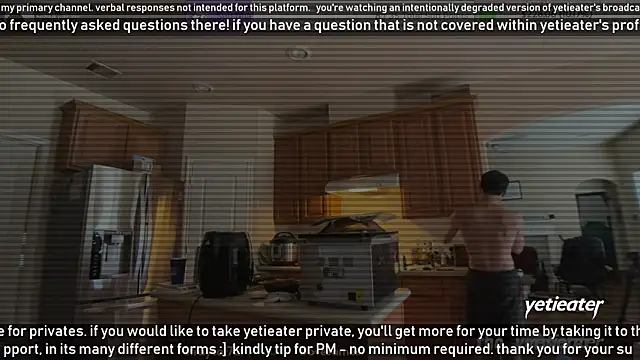 Snapshot of yetieater chatting on February 3, 2025, 6:39 pm yetieater online show from February 3, 2025, 6:39 pm