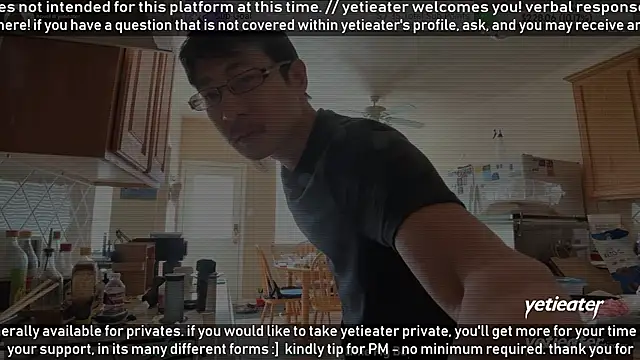 Snapshot of yetieater chatting on February 4, 2026, 6:58 pm yetieater online show from February 4, 2026, 6:58 pm