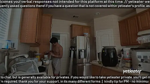 Snapshot of yetieater chatting on February 7, 2026, 8:34 pm yetieater online show from February 7, 2026, 8:34 pm