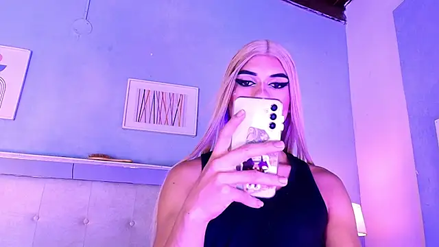 Emily Castillo 1 online show from December 22, 2025, 4:31 am