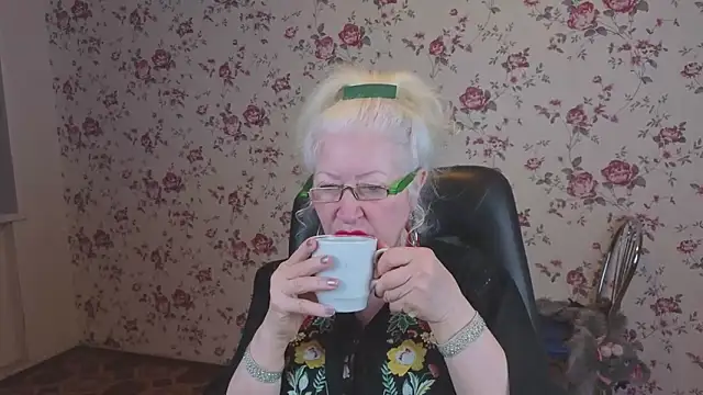 Maya Mayflower online show from February 13, 2026, 3:13 am