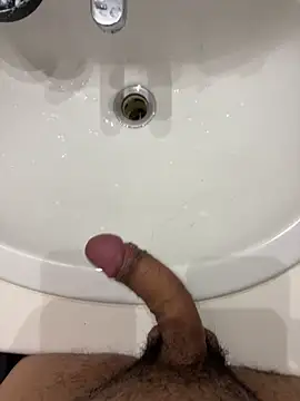 Snapshot of Runstat chatting on October 28, 2025, 2:53 pm Runstat online show from October 28, 2025, 2:53 pm