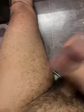 Snapshot of Runstat chatting on November 4, 2025, 10:20 pm Runstat online show from November 4, 2025, 10:20 pm