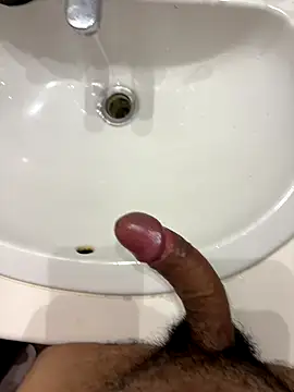 Snapshot of Runstat chatting on November 7, 2025, 12:10 am Runstat online show from November 7, 2025, 12:10 am