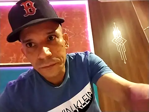 Snapshot of karlossan24 chatting on February 14, 2026, 3:14 am karlossan24 online show from February 14, 2026, 3:14 am