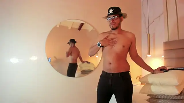 Snapshot of ETHAN_DRAVEN chatting on October 9, 2025, 7:34 pm ETHAN DRAVEN online show from October 9, 2025, 7:34 pm