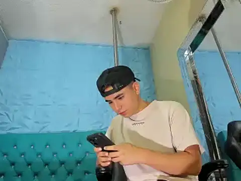 Snapshot of NohaCollens chatting on March 12, 2025, 11:20 am NohaCollens online show from March 12, 2025, 11:20 am