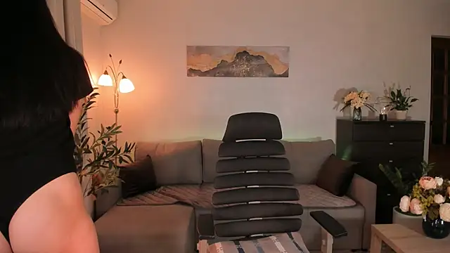 Viki Bellson online show from September 11, 2025, 5:13 pm