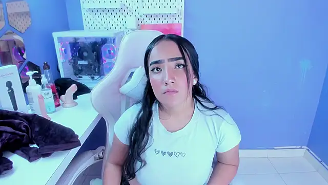 Alice 26  online show from February 2, 2026, 2:16 pm