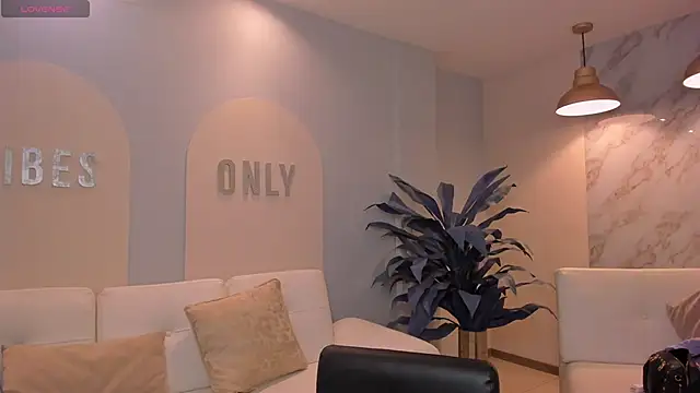 Snapshot of MaiaCollins chatting on February 21, 2026, 4:52 pm MaiaCollins online show from February 21, 2026, 4:52 pm