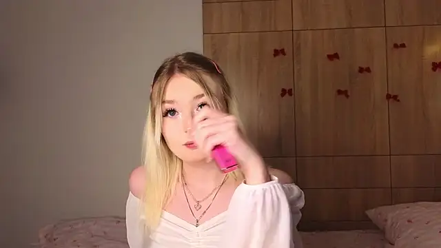 Snapshot of minigirl chatting on March 1, 2026, 4:20 pm minigirl online show from March 1, 2026, 4:20 pm