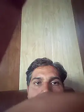 Snapshot of johnny8731 chatting on December 14, 2025, 9:47 am johnny8731 online show from December 14, 2025, 9:47 am