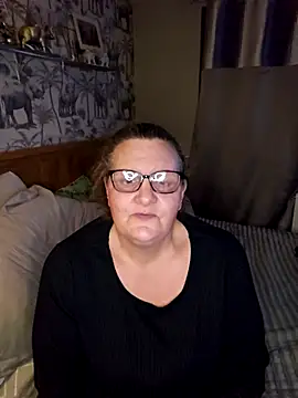 MissQueenBeex online show from February 25, 2026, 8:07 pm