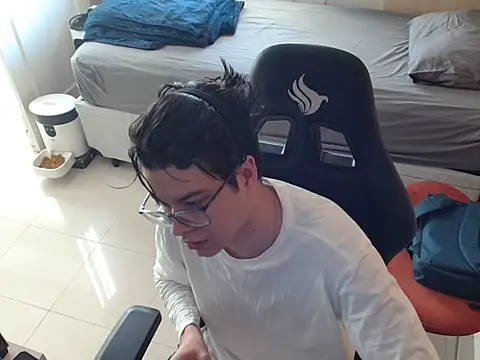 Snapshot of TimiidoSP011 chatting on November 10, 2025, 8:41 pm TimiidoSP011 online show from November 10, 2025, 8:41 pm