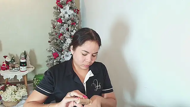 Snapshot of _Victoria_Collins chatting on December 23, 2025, 10:35 am Victoria Collins online show from December 23, 2025, 10:35 am