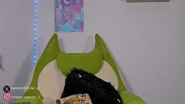 Snapshot of sammy_devinne chatting on December 18, 2025, 11:00 pm sammy devinne online show from December 18, 2025, 11:00 pm