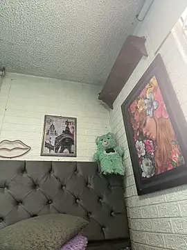 Snapshot of SALOME_KORLAND chatting on February 6, 2026, 5:05 pm SALOME KORLAND online show from February 6, 2026, 5:05 pm