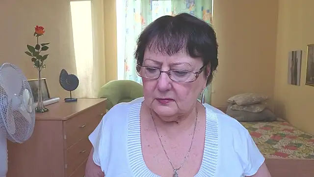 Margo Moll online show from January 16, 2026, 10:41 am