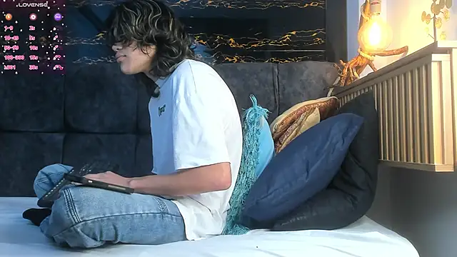 Diamond twink online show from November 23, 2025, 3:50 am