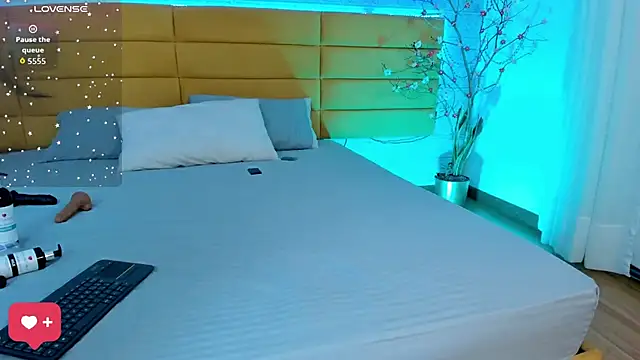 KamileBlake online show from October 9, 2025, 5:49 am