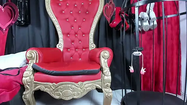 Snapshot of LiliThara chatting on February 4, 2026, 6:52 am LiliThara online show from February 4, 2026, 6:52 am