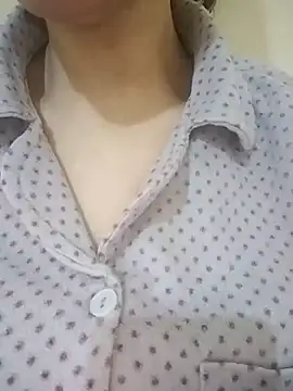 Snapshot of Miss-Lynda chatting on February 17, 2026, 4:24 pm Miss-Lynda online show from February 17, 2026, 4:24 pm