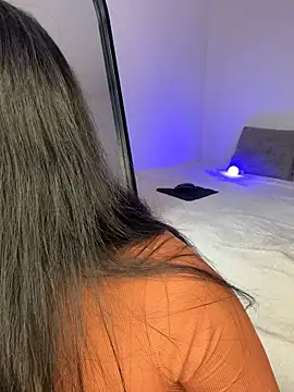 Snapshot of lunatorch chatting on October 22, 2025, 3:56 pm lunatorch online show from October 22, 2025, 3:56 pm