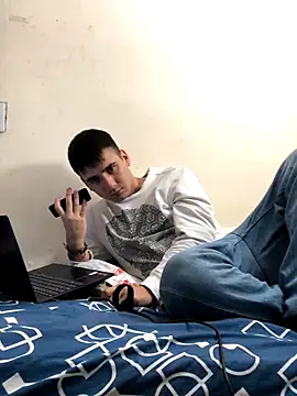 Snapshot of Cesar_Augusto chatting on September 27, 2025, 5:12 am Cesar Augusto online show from September 27, 2025, 5:12 am