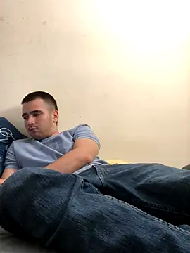 Snapshot of Cesar_Augusto chatting on October 17, 2025, 2:15 am Cesar Augusto online show from October 17, 2025, 2:15 am