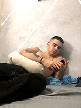 Snapshot of Cesar_Augusto chatting on October 26, 2025, 12:49 am Cesar Augusto online show from October 26, 2025, 12:49 am