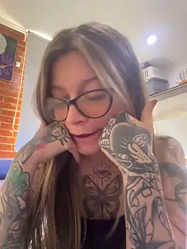 KoraSweett online show from February 17, 2026, 7:31 pm