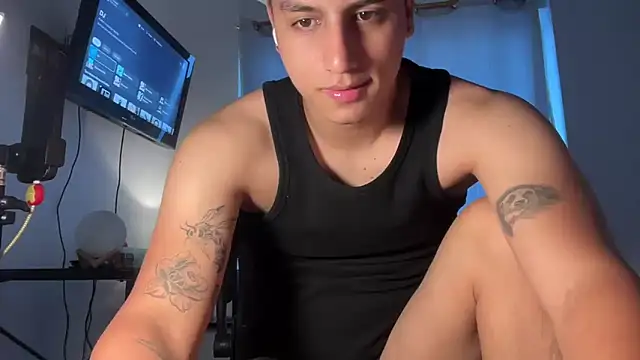 Snapshot of ErosVale chatting on February 2, 2026, 11:03 pm ErosVale online show from February 2, 2026, 11:03 pm