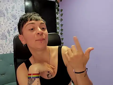  Hannah Hot online show from October 4, 2025, 2:31 am