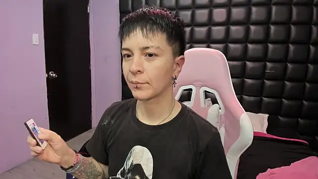  Hannah Hot online show from November 19, 2025, 1:55 pm