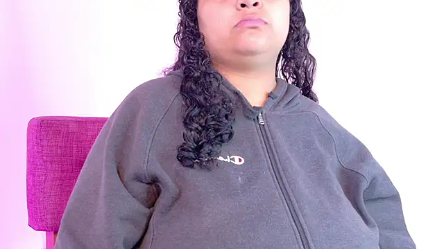 Snapshot of KITY_HILL chatting on January 19, 2026, 3:32 am KITY HILL online show from January 19, 2026, 3:32 am