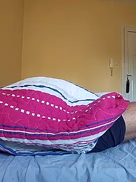 Snapshot of Nesch82 chatting on February 20, 2026, 6:59 am Nesch82 online show from February 20, 2026, 6:59 am