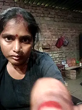 Snapshot of Guriya0076 chatting on February 18, 2026, 8:32 am Guriya0076 online show from February 18, 2026, 8:32 am