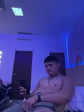 siilvestremx online show from February 9, 2026, 10:03 pm