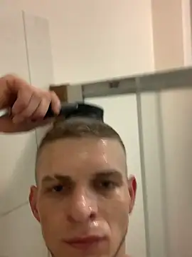 Snapshot of macho1347 chatting on February 12, 2026, 2:06 am macho1347 online show from February 12, 2026, 2:06 am