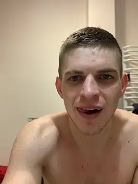 Snapshot of macho1347 chatting on February 24, 2026, 3:37 am macho1347 online show from February 24, 2026, 3:37 am