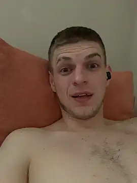 Snapshot of macho1347 chatting on February 24, 2026, 3:43 pm macho1347 online show from February 24, 2026, 3:43 pm