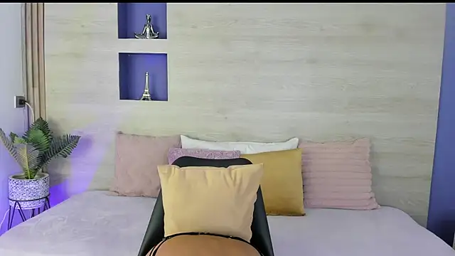 Snapshot of Stephanni_ chatting on September 19, 2025, 1:23 pm Stephanni online show from September 19, 2025, 1:23 pm