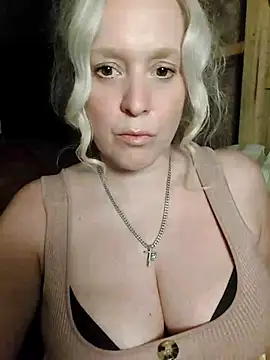 Snapshot of Bouncy-Bella28X chatting on September 14, 2025, 9:25 pm Bouncy-Bella28X online show from September 14, 2025, 9:25 pm