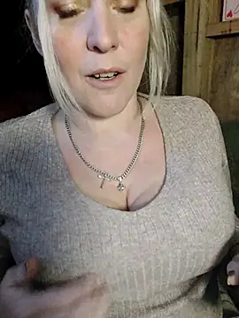 Snapshot of Bouncy-Bella28X chatting on September 25, 2025, 7:34 am Bouncy-Bella28X online show from September 25, 2025, 7:34 am