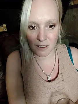 Snapshot of Bouncy-Bella28X chatting on September 26, 2025, 9:41 pm Bouncy-Bella28X online show from September 26, 2025, 9:41 pm